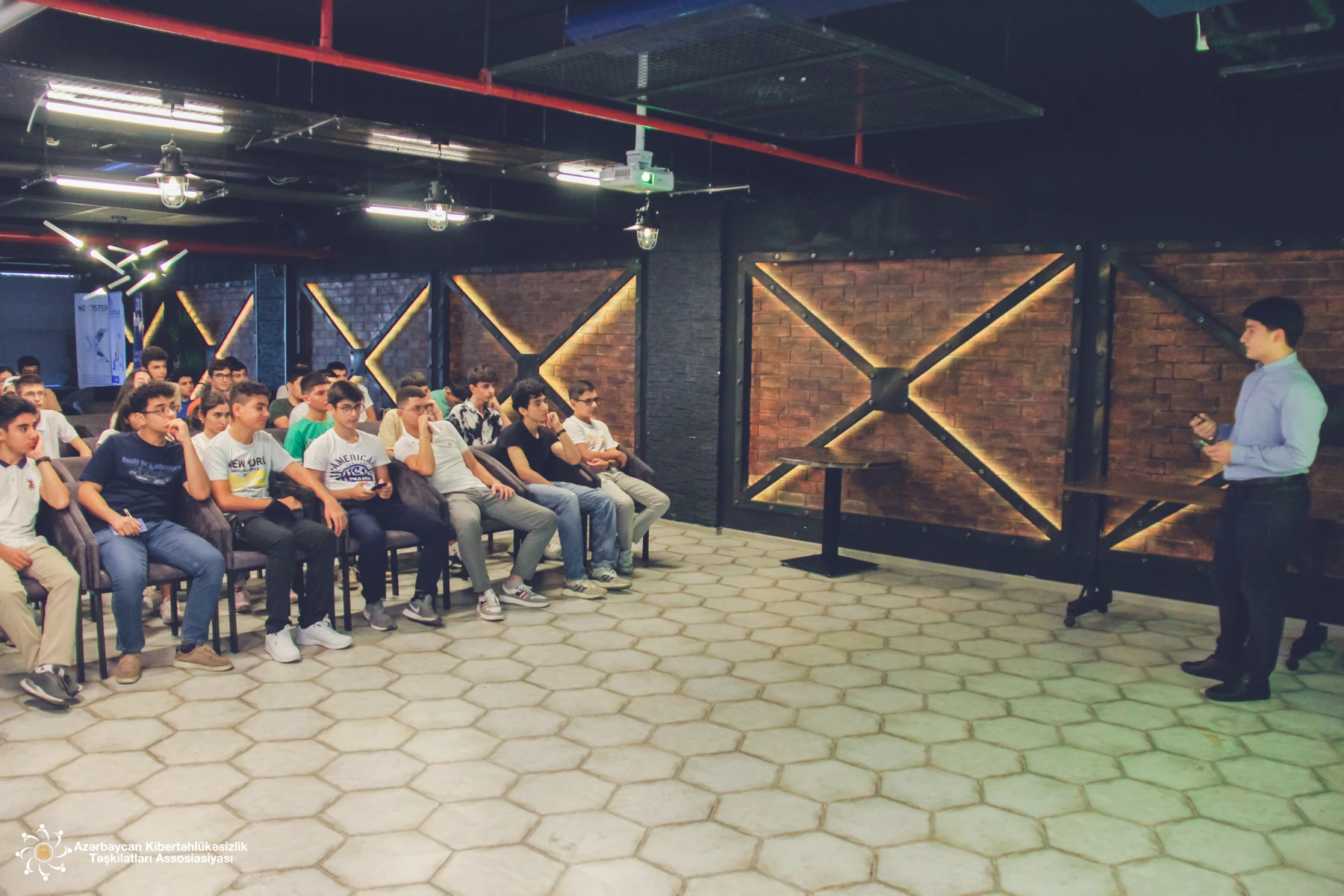 ”Yeni nəsil üçün kibertəhlükəsizlik” mövzusunda seminar baş tutdu  - 24