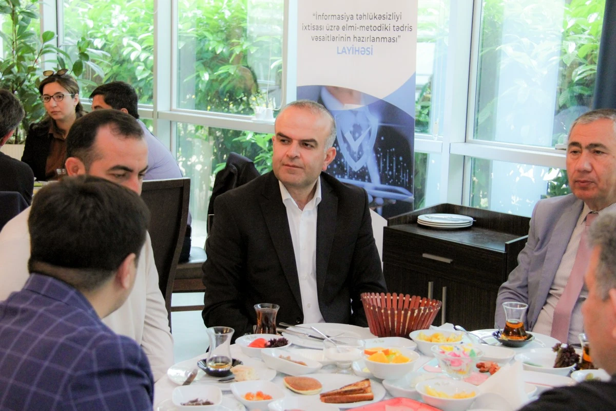 An event was held with the participation of universities and members of ACOA. - 4