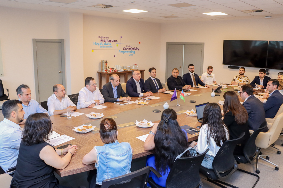 The inaugural meeting of the "Solutions, Technology, and Innovations Committee" of the ACOA has taken place. - 1