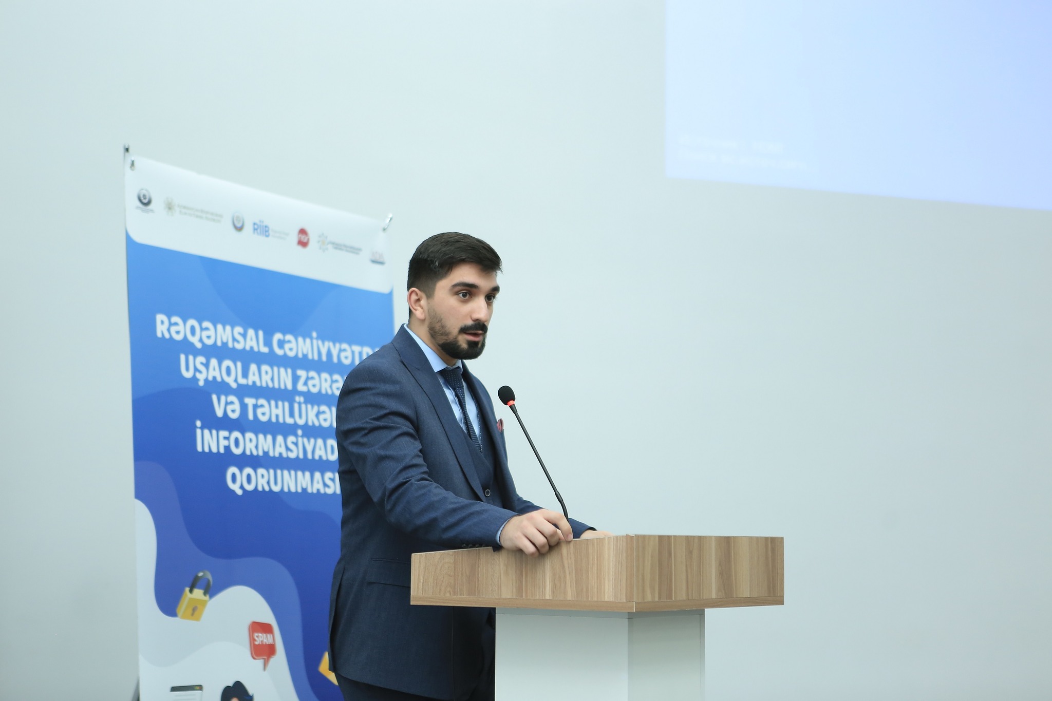 The first training sessions under the social campaign were conducted in Ganja. - 8