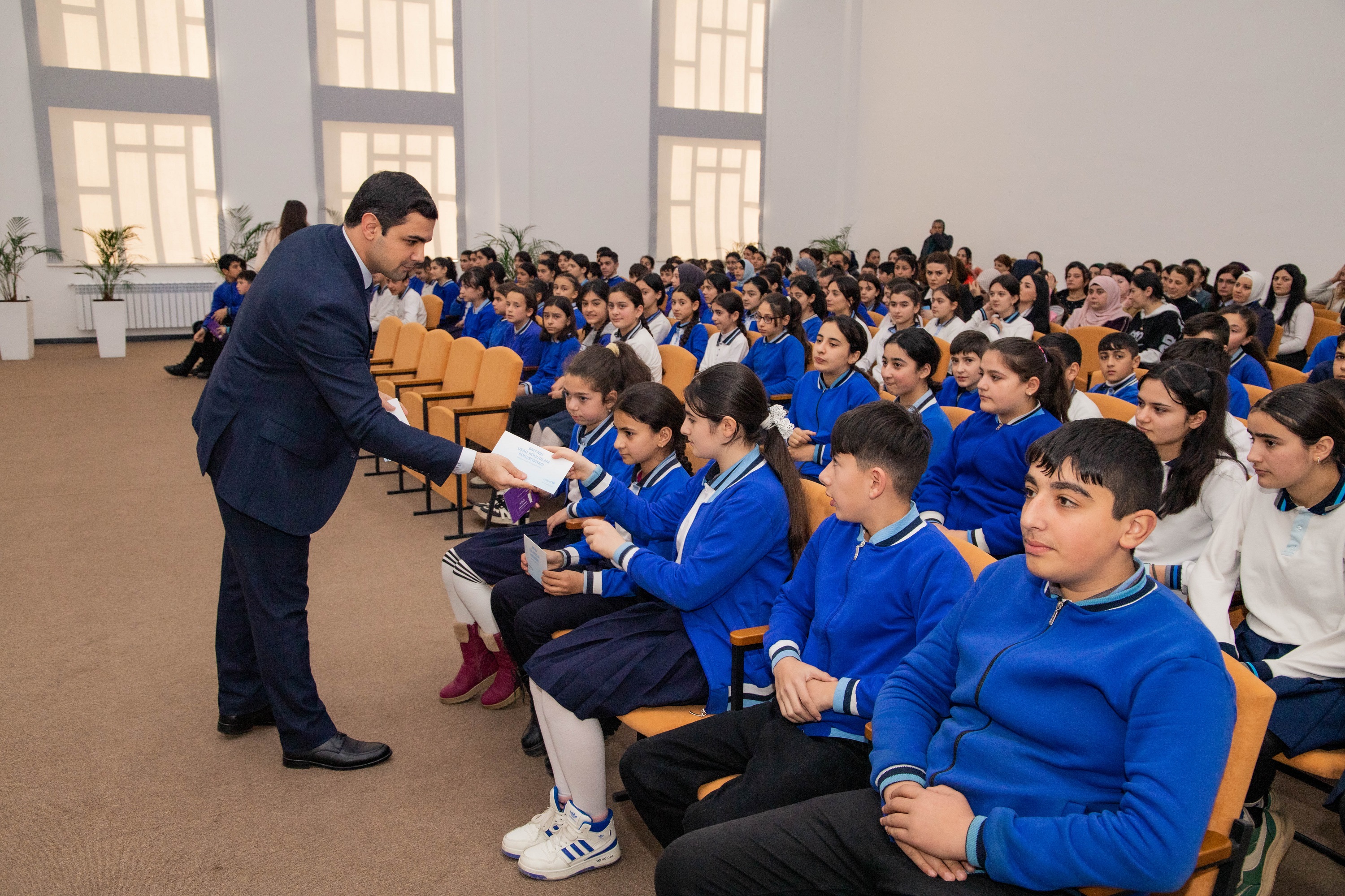 The latest cyber hygiene training sessions for scholars and parents were held in Gabala. - 7
