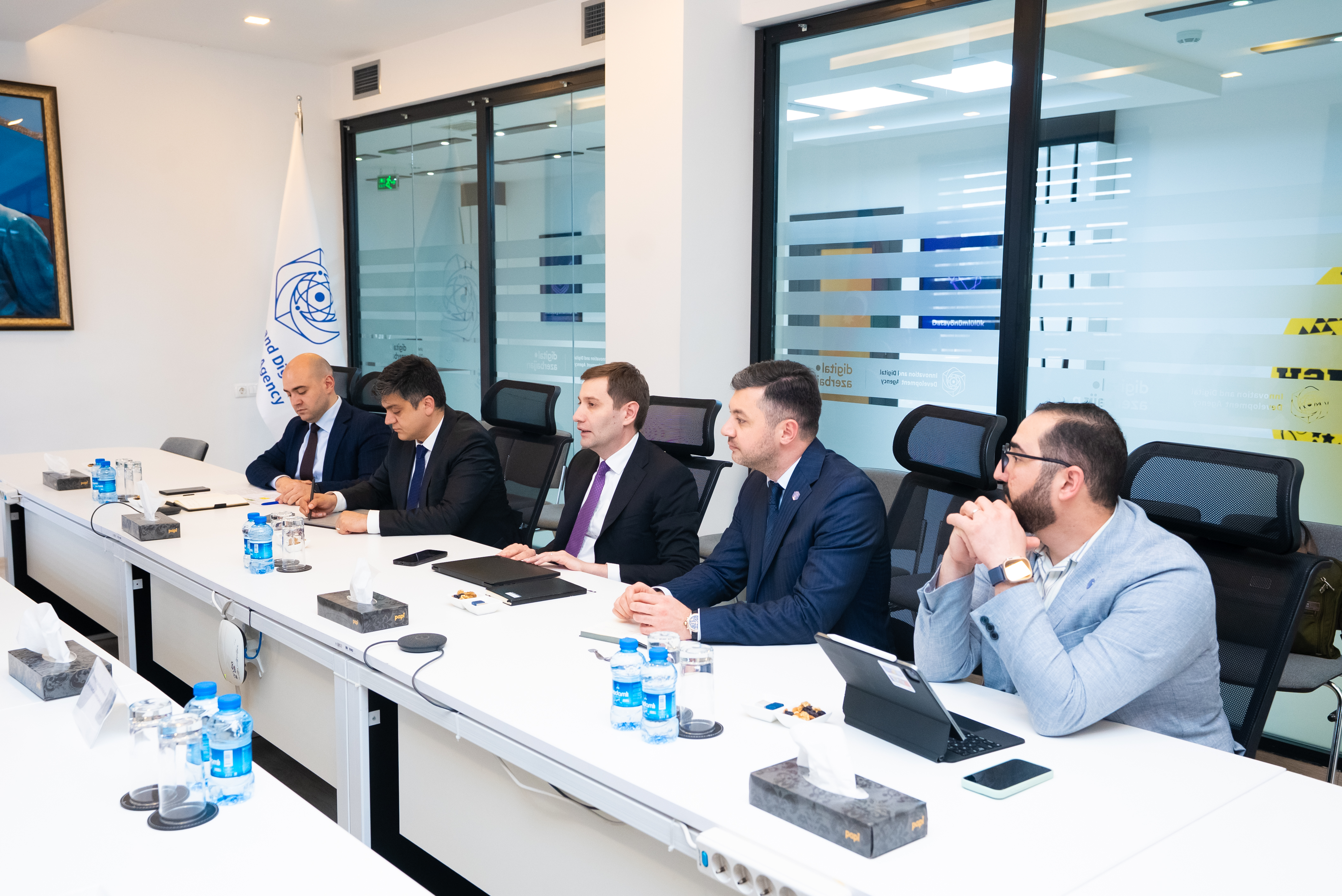 6 may 2025-ci ildə  İnnovasiya və Rəqəmsal İnkişaf Agentliyi və Azərbaycan Kibertəhlükəsizlik Təşkilatları Assosiasiyası arasında işgüzar görüş keçirilib.  - 3