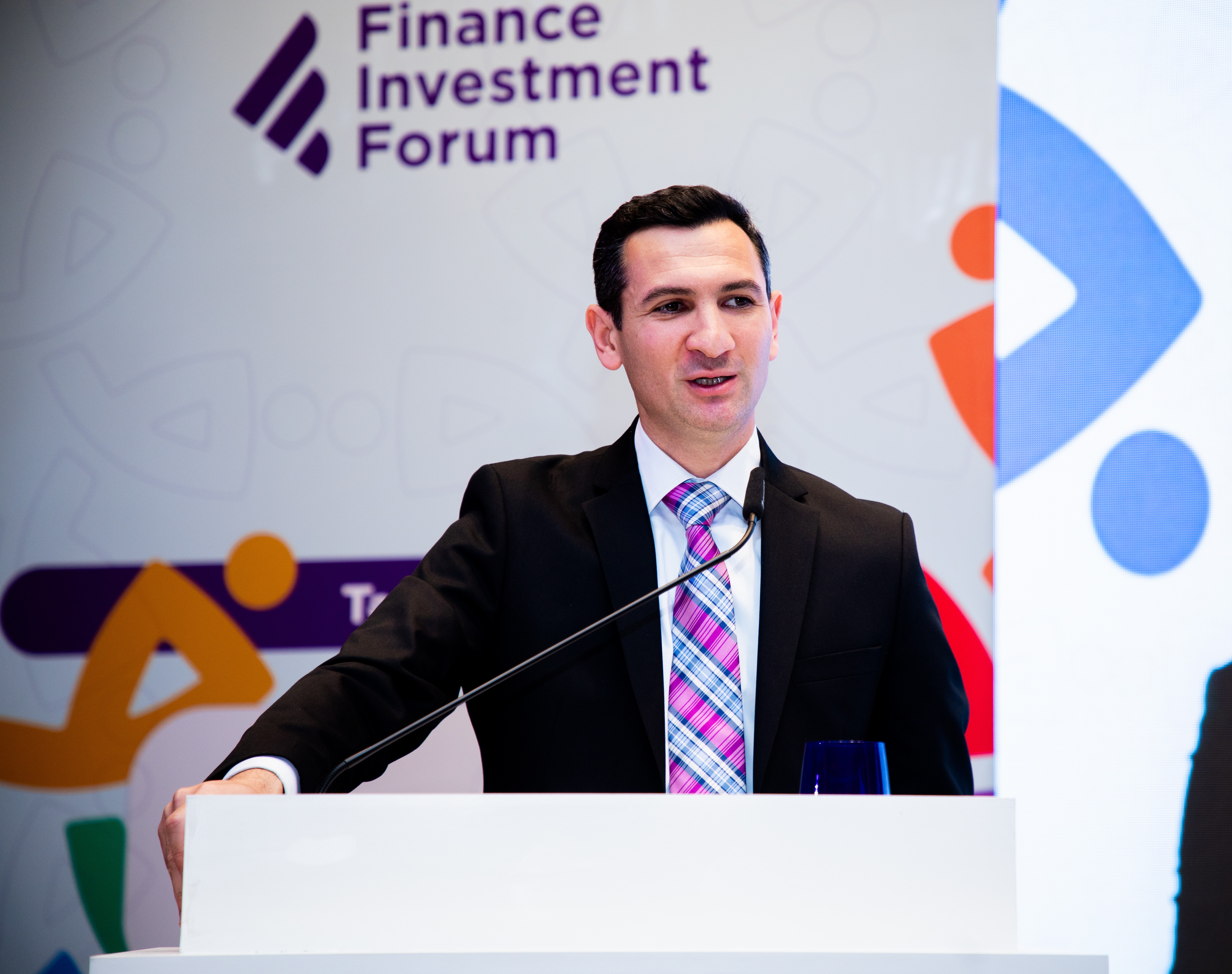 Rauf Jabarov Speaks at the Financial Investment Forum - 1